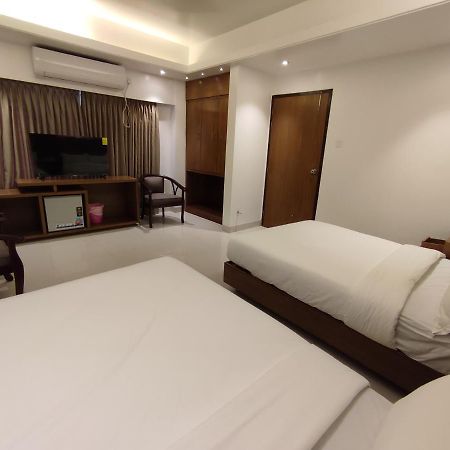 Hotel Holy Gate Силхет Экстерьер фото