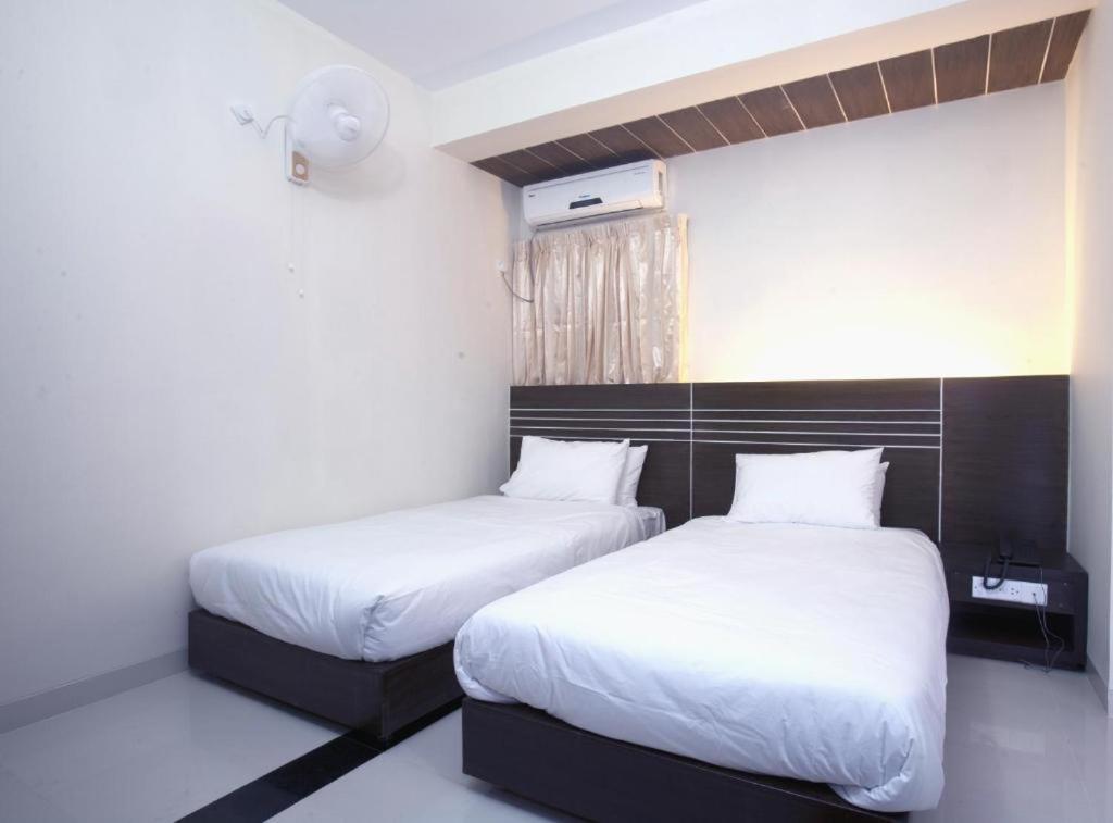 Hotel Holy Gate Силхет Экстерьер фото