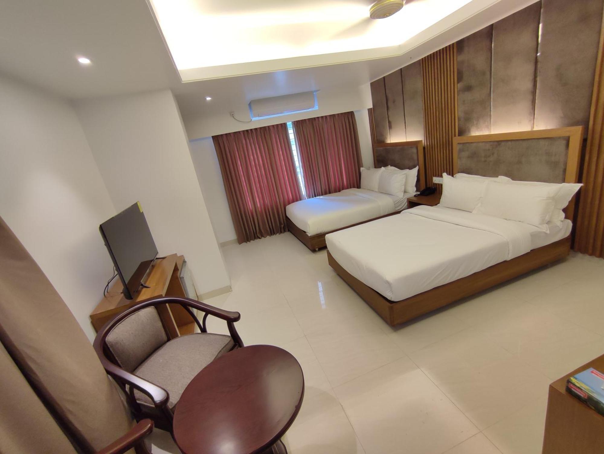 Hotel Holy Gate Силхет Экстерьер фото