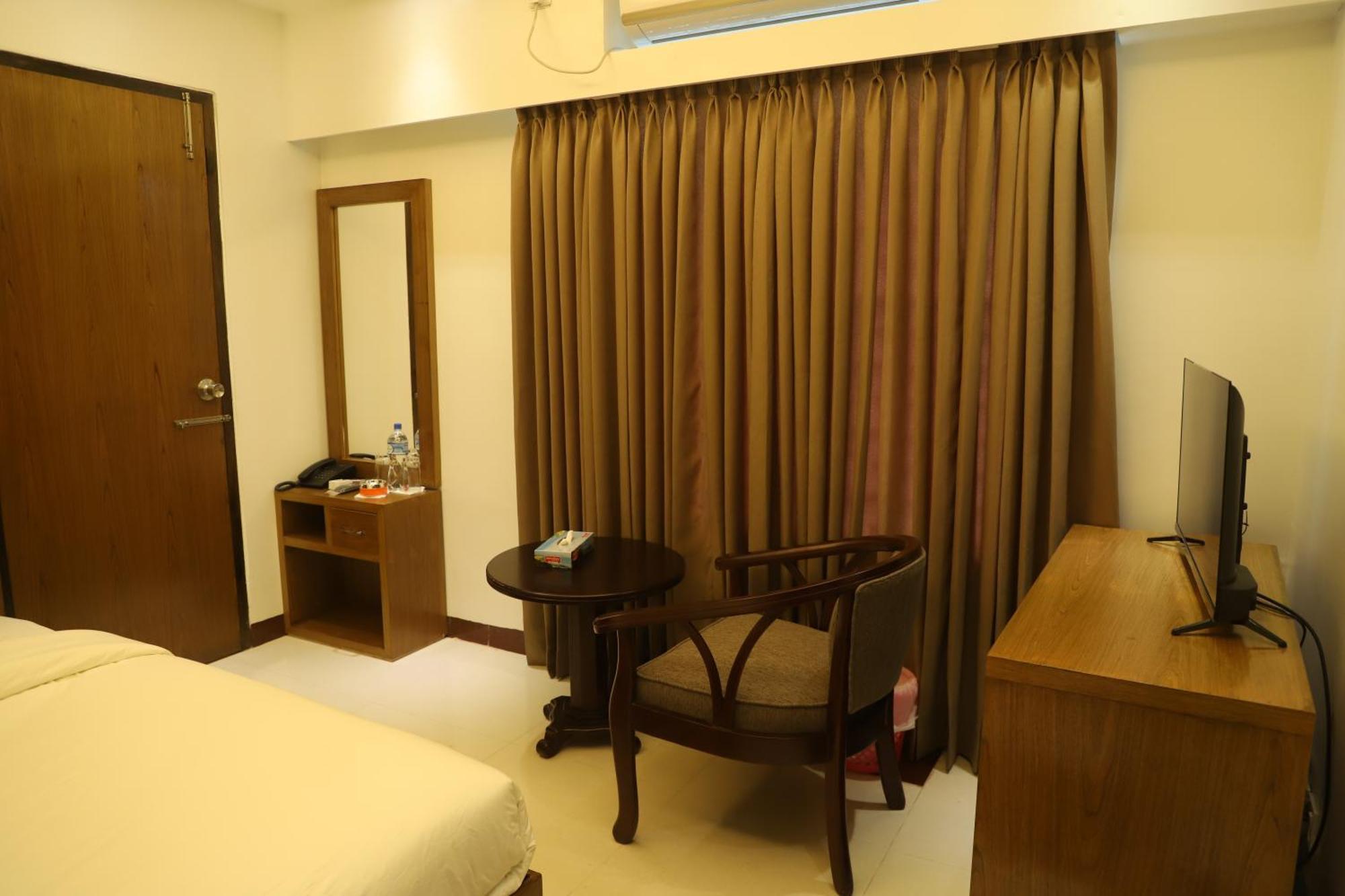 Hotel Holy Gate Силхет Экстерьер фото