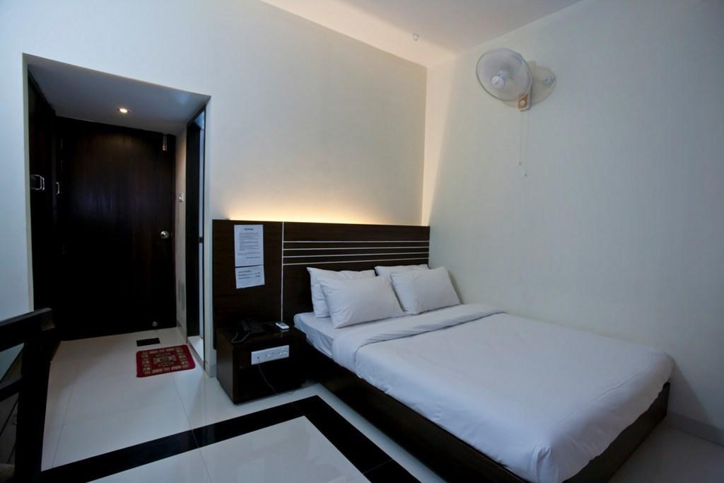 Hotel Holy Gate Силхет Экстерьер фото
