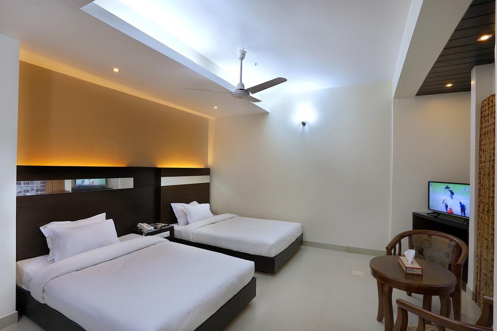 Hotel Holy Gate Силхет Экстерьер фото